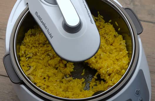 Ariete Multi-Cooker Twist 2945, Machine à Cuisiner, Marmite Électrique Multifonction avec 30 Programmes de Cuisson Préréglés, Écran Lcd, Capacité de 5 L, 1900W, Blanc – Image 4